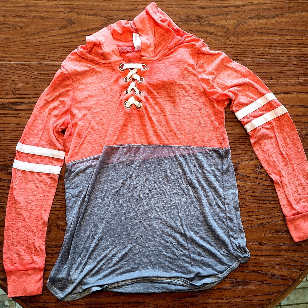 Long sleeve hooded shirt